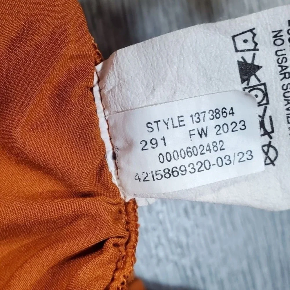 Under Armour 1373864 Hybrid Cargo Pants Mens Medium M Orange Joggers Athletic